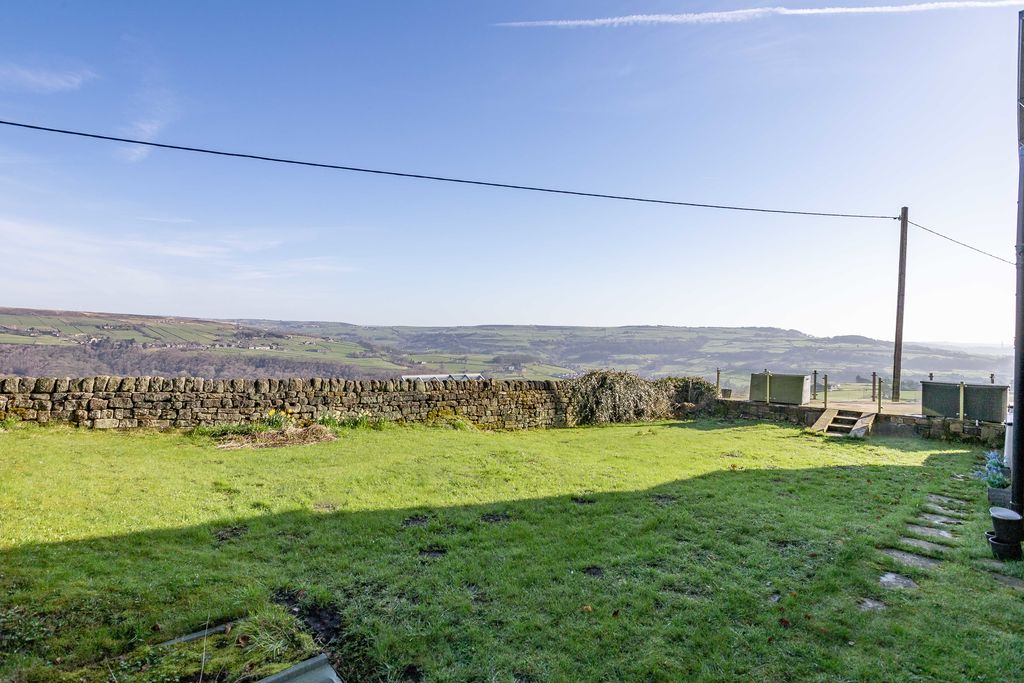 The Long Causeway Brearley